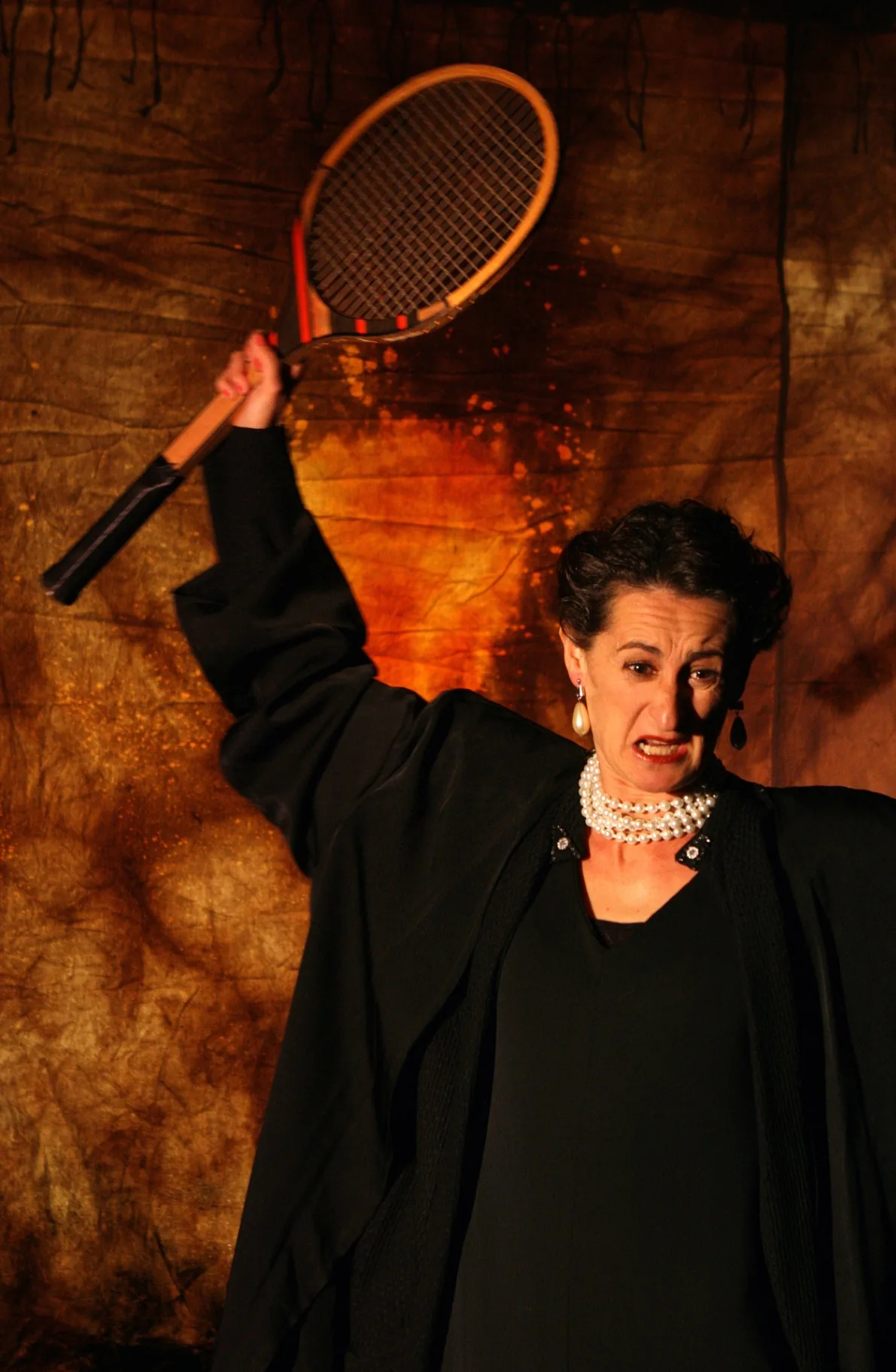 Manual de bricolaje (2011), obra de Miguel Romero Esteo — fotografía de la producción teatral de Teatro del Gato, compañía de teatro contemporáneo en Málaga (imagen 1 de 2)