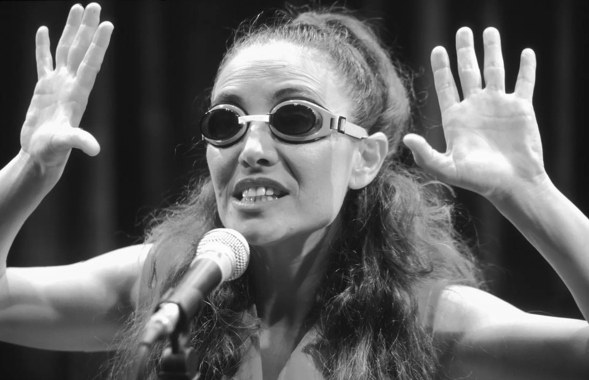 Baby Boom en el Paraíso (2000), obra de Ana Istarú — fotografía de la producción teatral de Teatro del Gato, compañía de teatro contemporáneo en Málaga (imagen 1 de 2)
