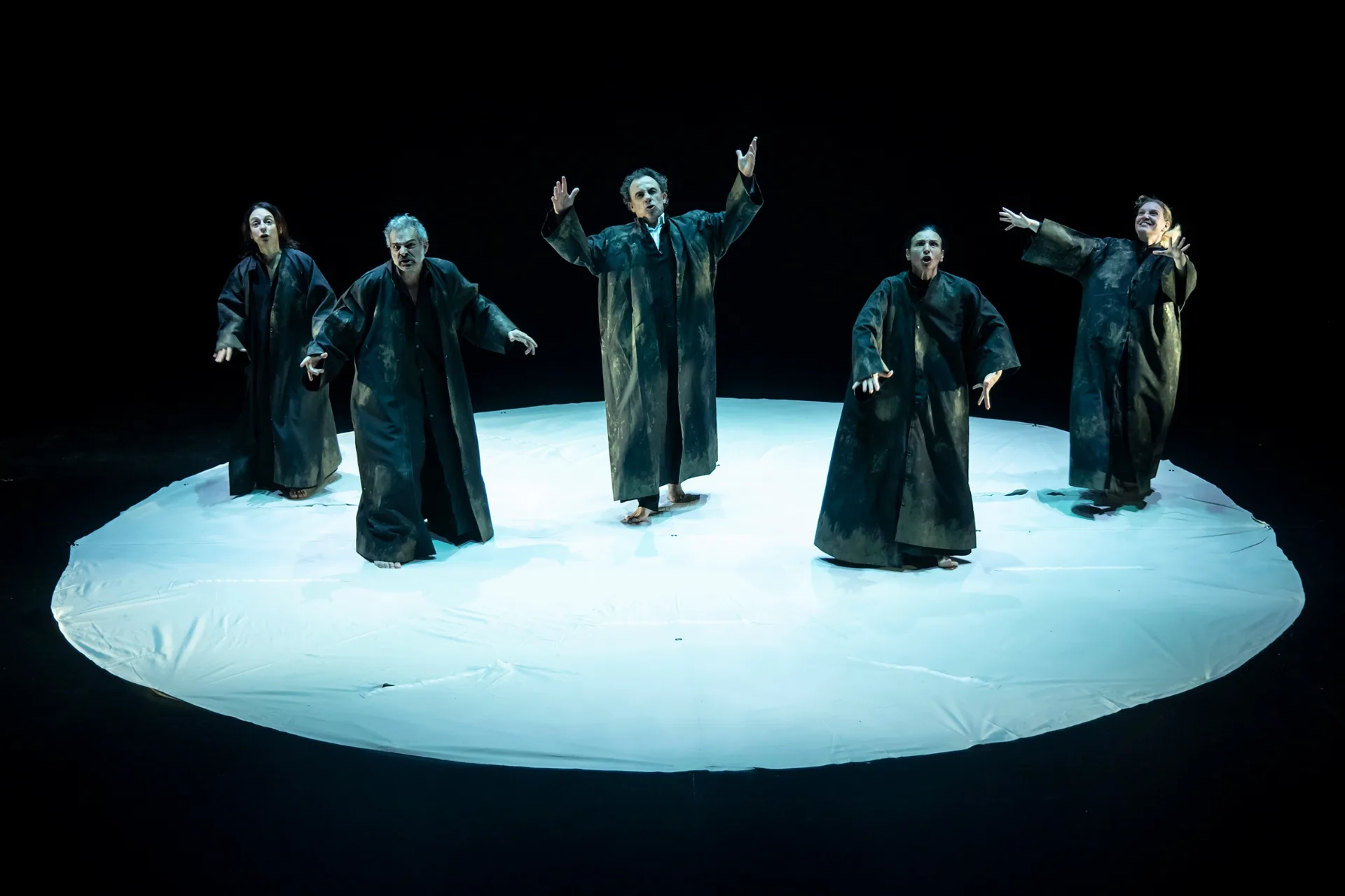 De lentejas y garbanzos (2025/26) — fotografía de la producción de Teatro del Gato (imagen 2 de 7)