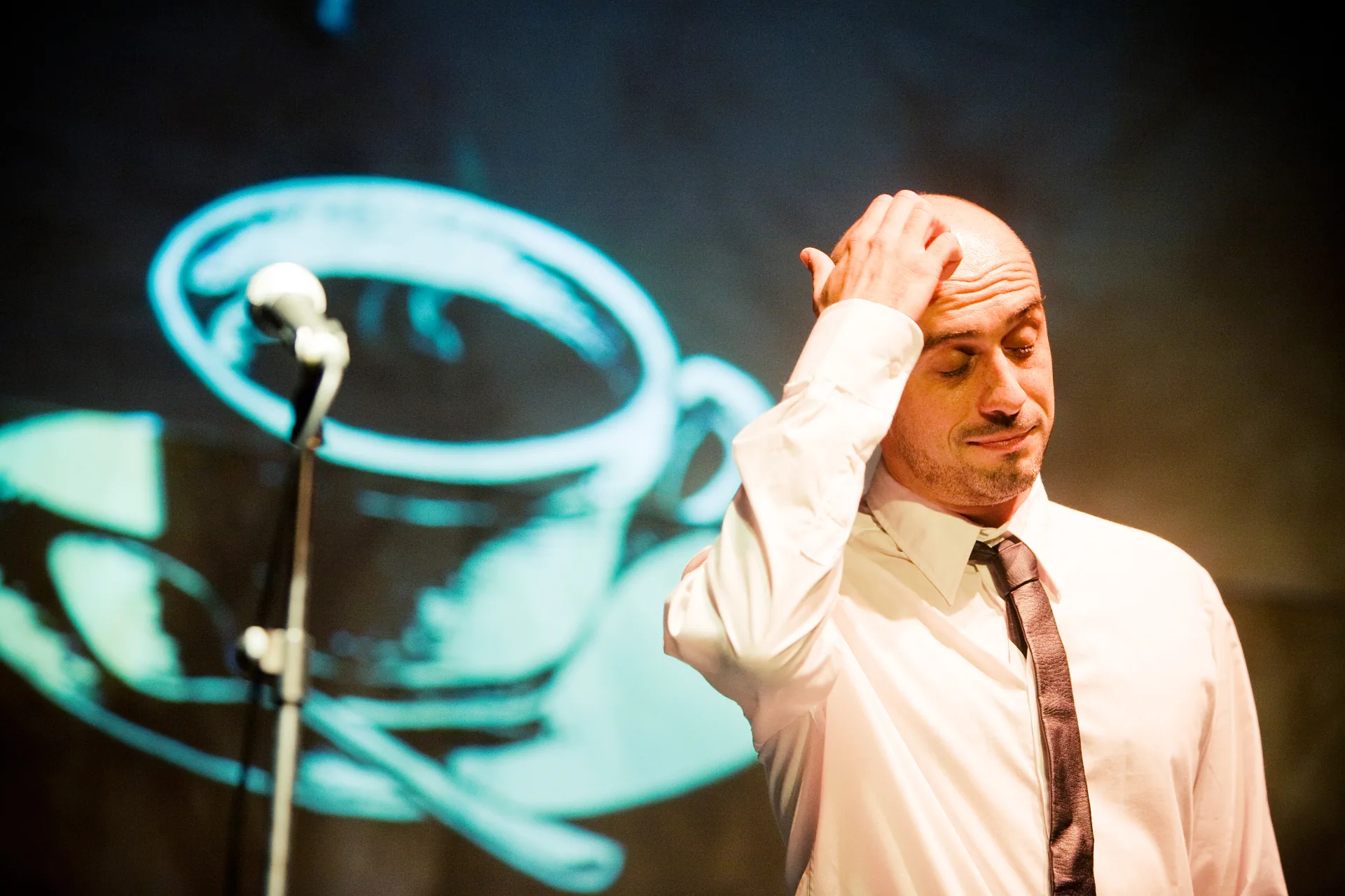 Tristán e Isolda (2008), obra de Marco Antonio de la Parra — fotografía de la producción teatral de Teatro del Gato, compañía de teatro contemporáneo en Málaga (imagen 2 de 3). Foto: Luis Castilla